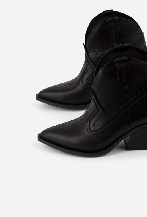 Kachorovska x KSENIASCHNAIDER
Telhma black leather cowboy boots