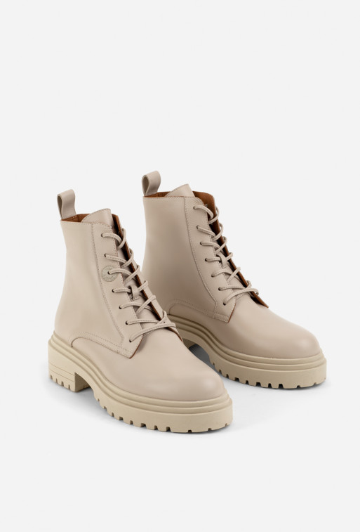 Riri beige leather
boots /fur/