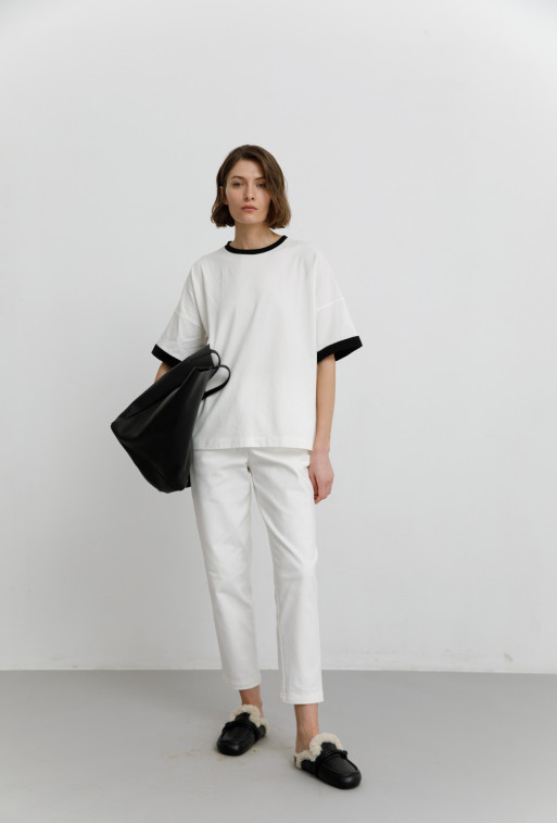 Saviliya white color
T-shirt