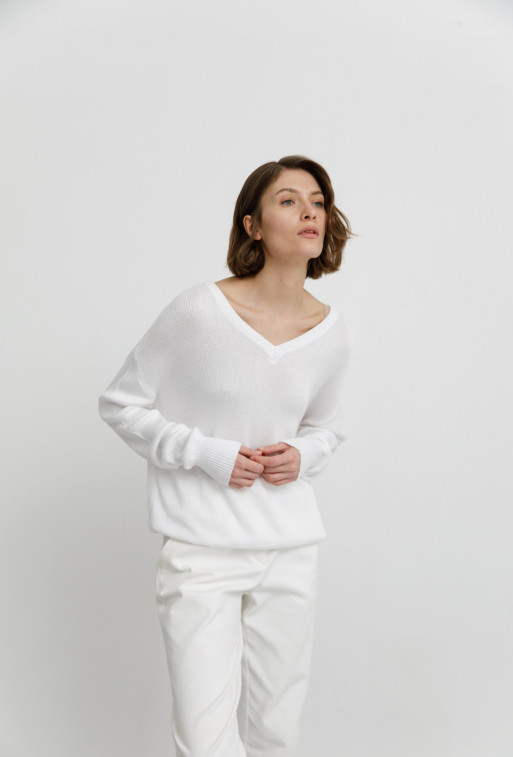 Tommy white
knit sweater