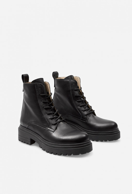 Riri black leather
boots /baize/