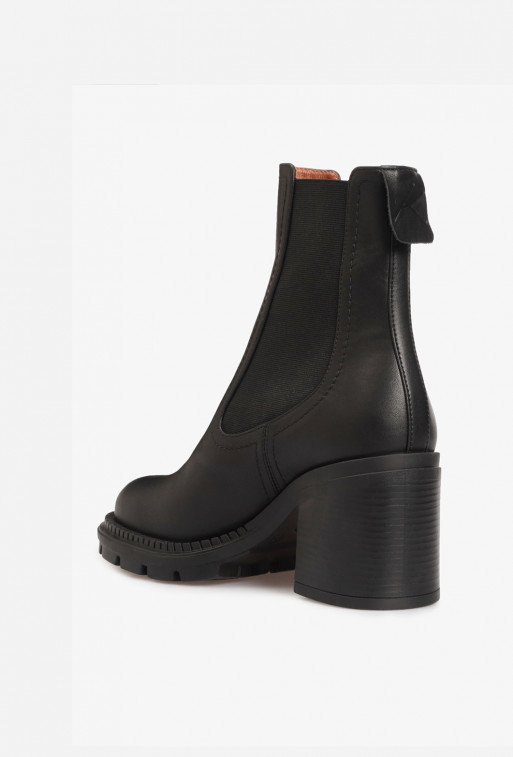 Nela black leather chelsea boots /baize/