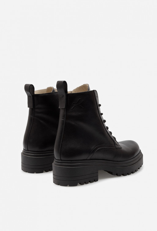 Riri black leather
boots /fur/