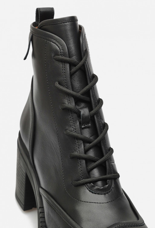 Ksenya black leather ankle boots /baize/