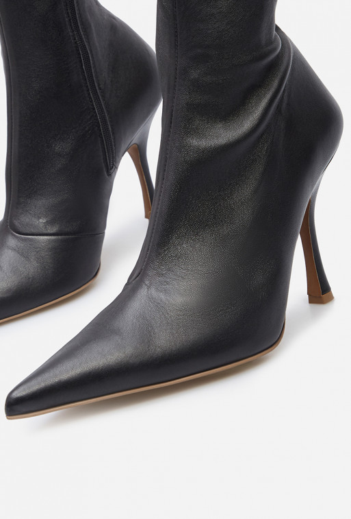 Kim black leather
ankle boots