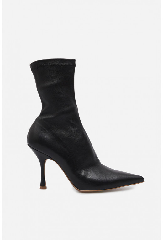 Kim black leather
ankle boots