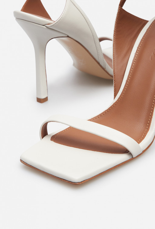 Bony
milk leather sandals /9 cm/