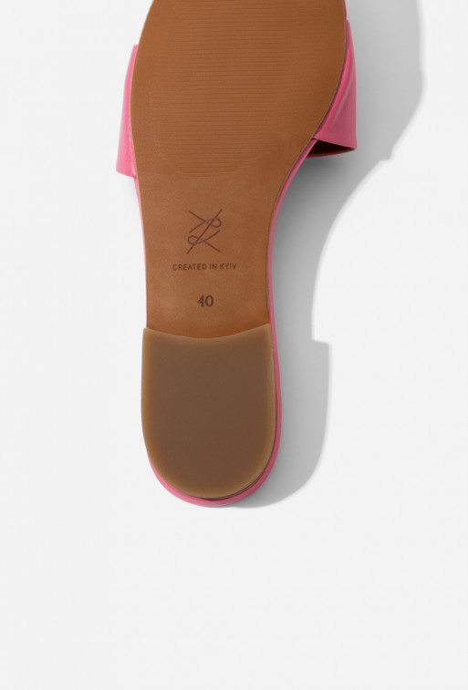 Reese pink leather
slides