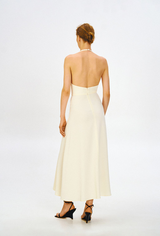 Dress with an open back of milky color